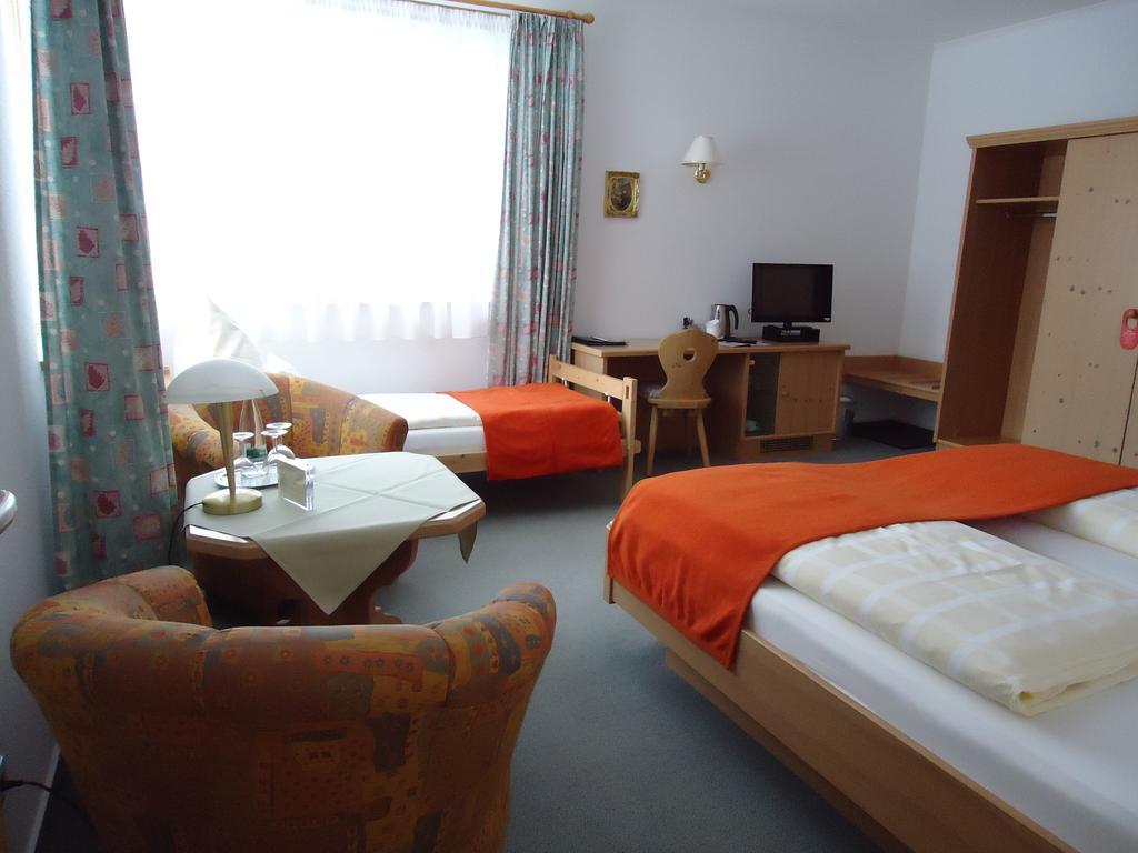 Berghotel Schiller Schonach im Schwarzwald Pokój zdjęcie