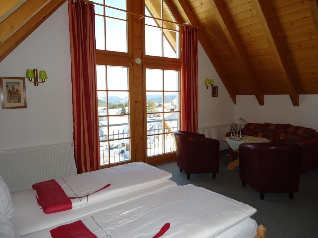 Berghotel Schiller Schonach im Schwarzwald Pokój zdjęcie